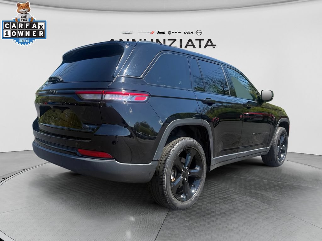 Used 2023 Jeep Grand Cherokee Limited w/ Black Appearance Package AWD/4WD image 5