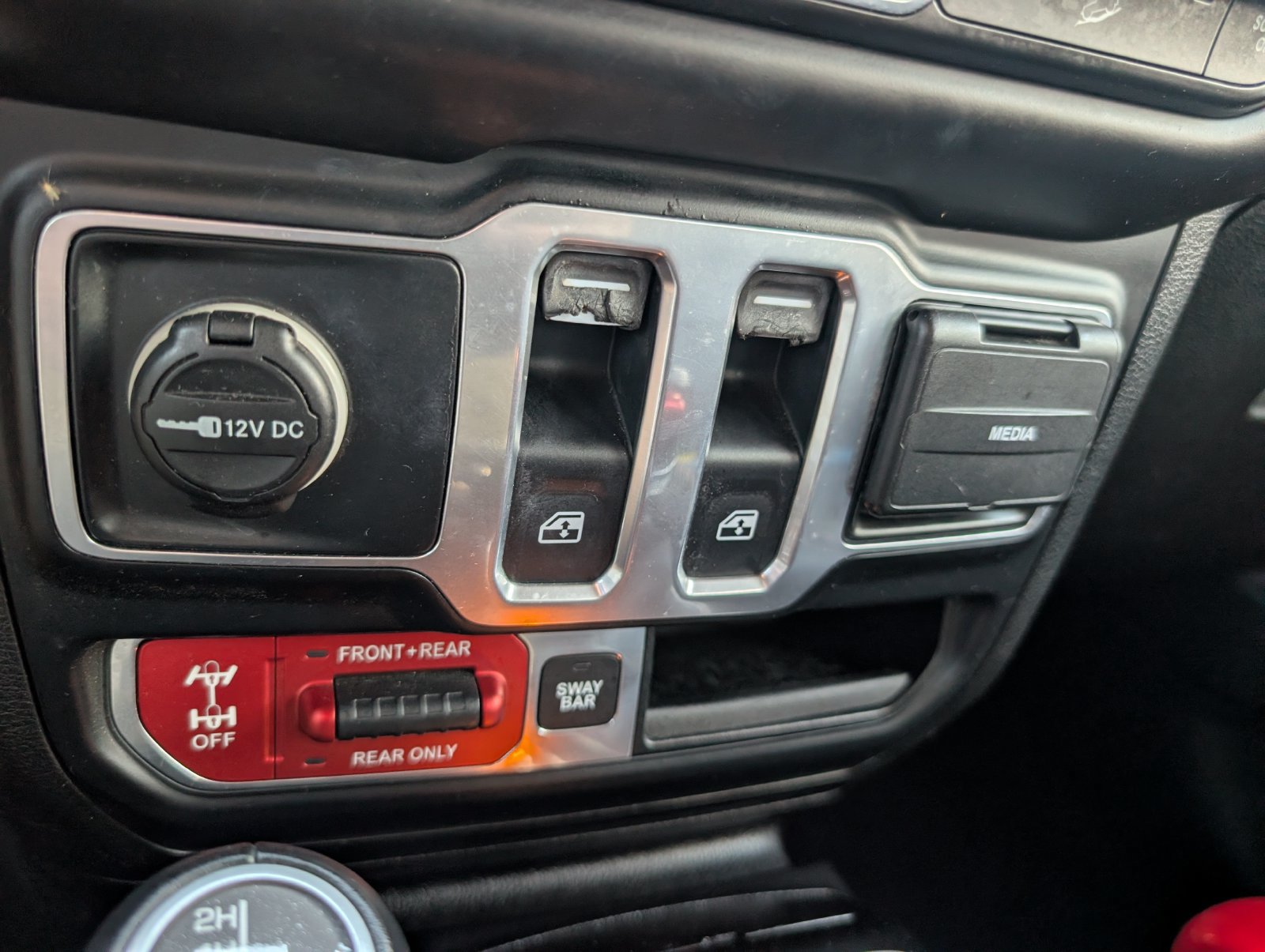 Used 2018 Jeep Wrangler Rubicon AWD/4WD image 23