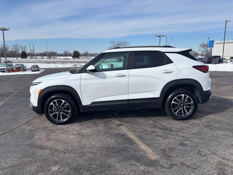 Certified 2025 Chevrolet TrailBlazer LT w/ Driver Confidence Package image 2