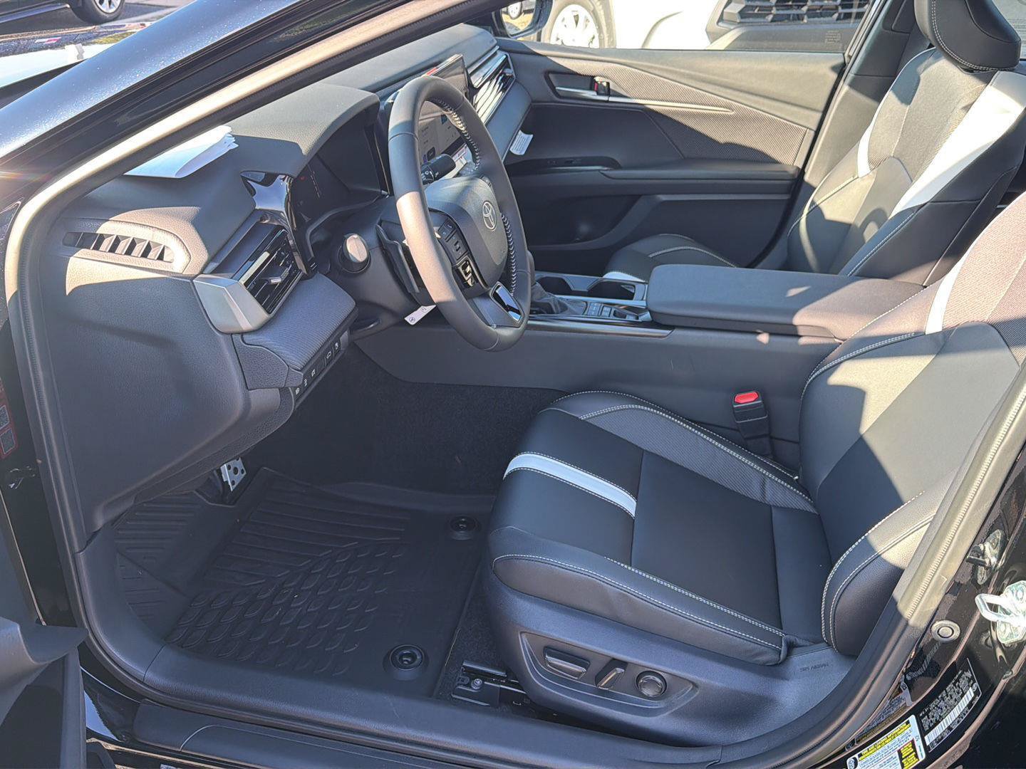 New 2026 Toyota Camry SE FWD image 10