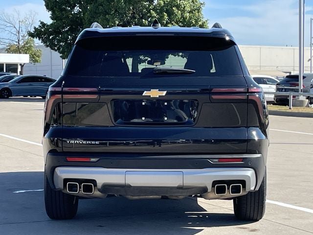Used 2025 Chevrolet Traverse LT FWD image 5