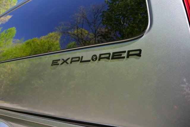 Used 2025 Chevrolet Express 2500 w/ Driver Convenience Package image 27