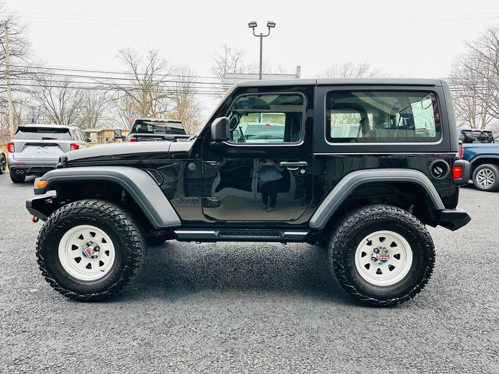 Used 2023 Jeep Wrangler Sport AWD/4WD image 4