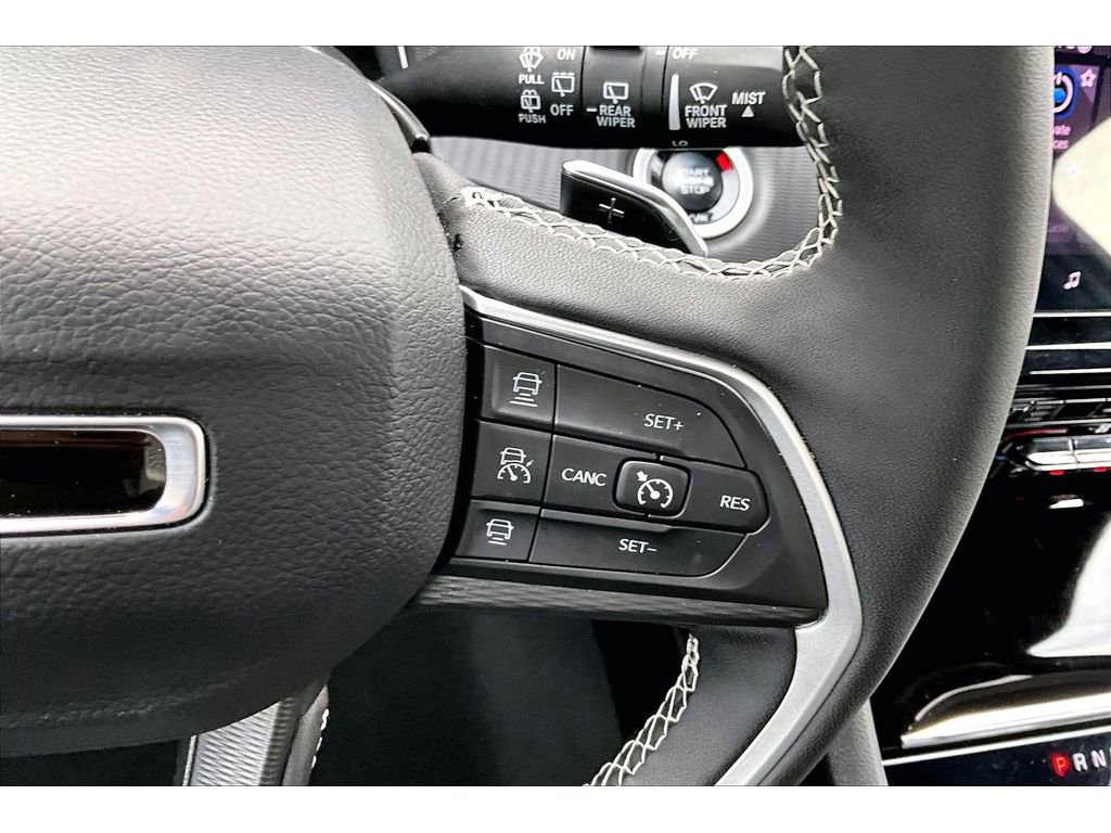 Certified 2025 Jeep Grand Cherokee L Altitude AWD/4WD image 28