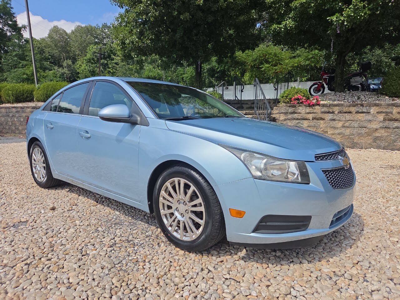Used 2011 Chevrolet Cruze Eco FWD image 1