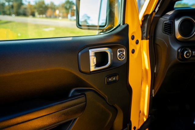 Used 2021 Jeep Wrangler Sport S image 24