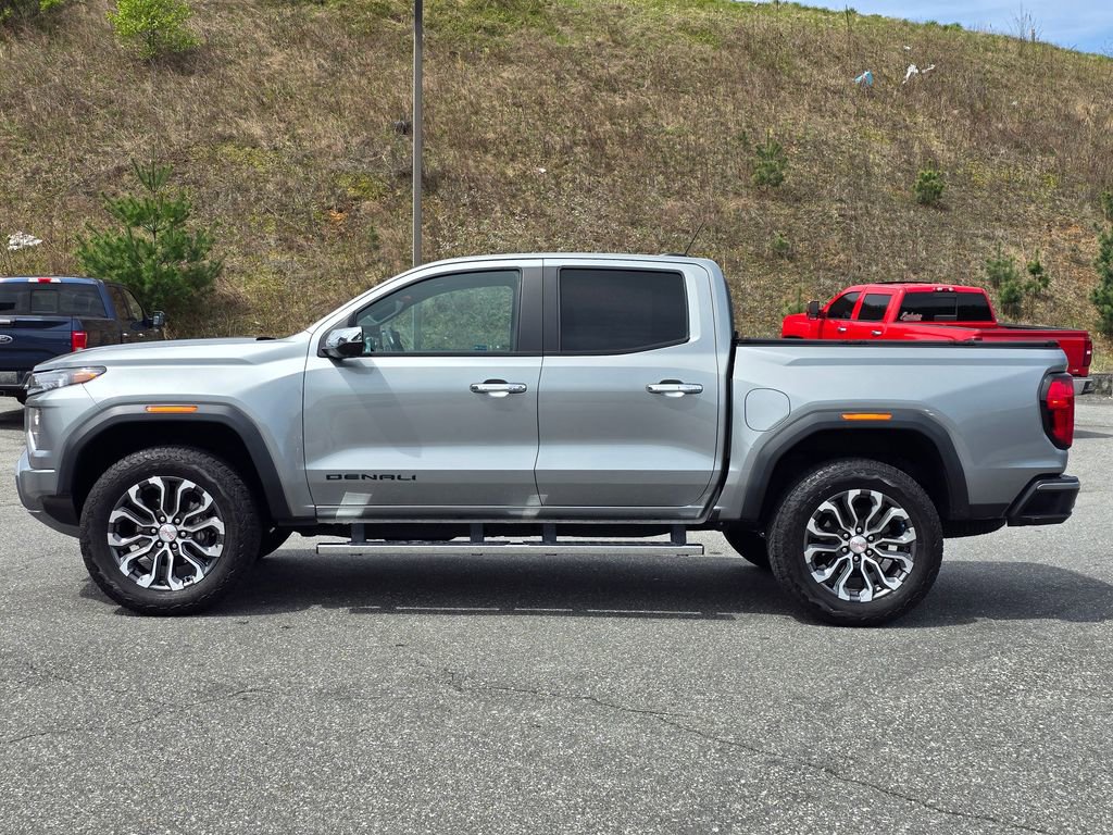 Used 2024 GMC Canyon Denali image 15