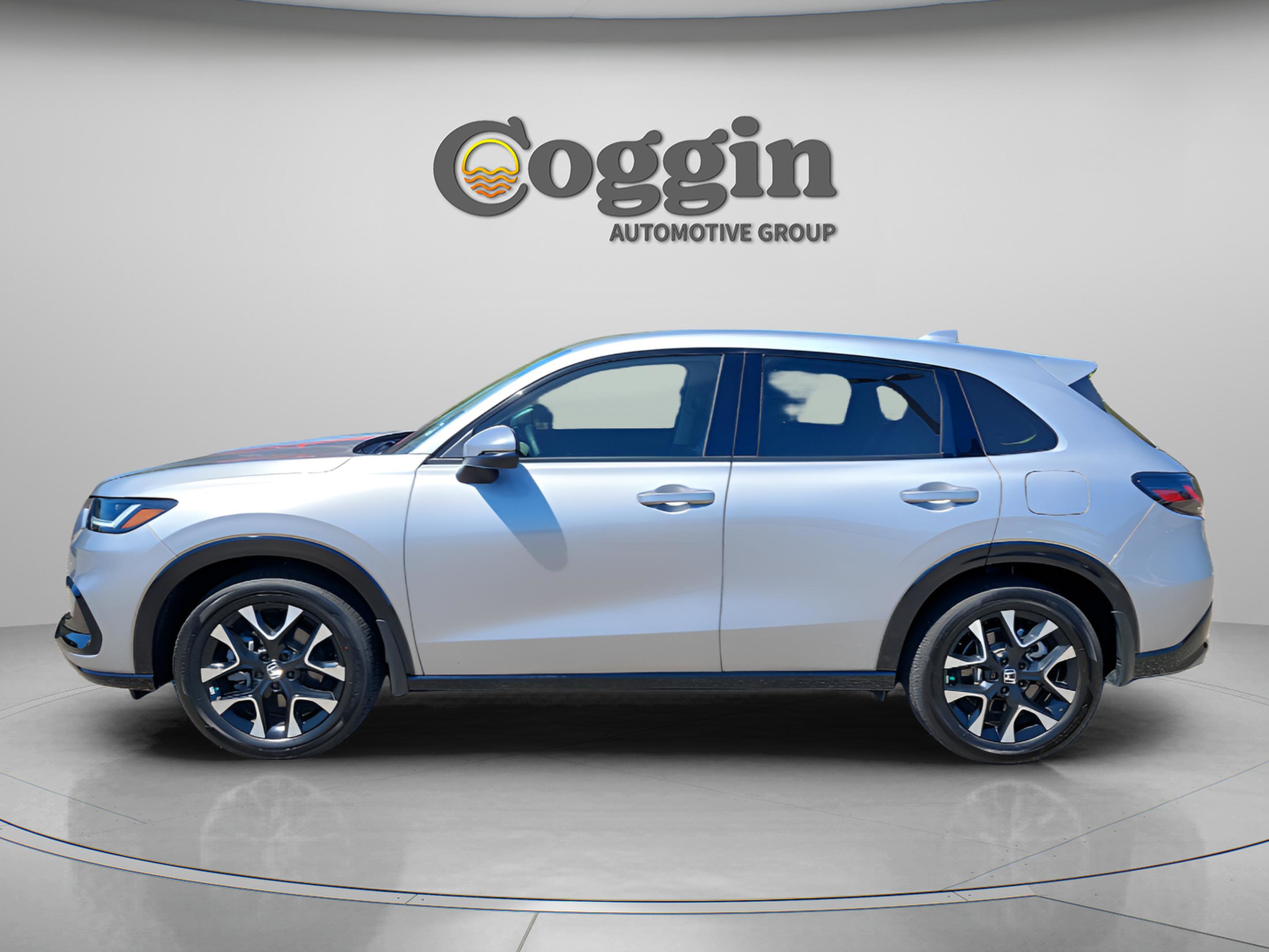 Used 2026 Honda HR-V EX-L image 2