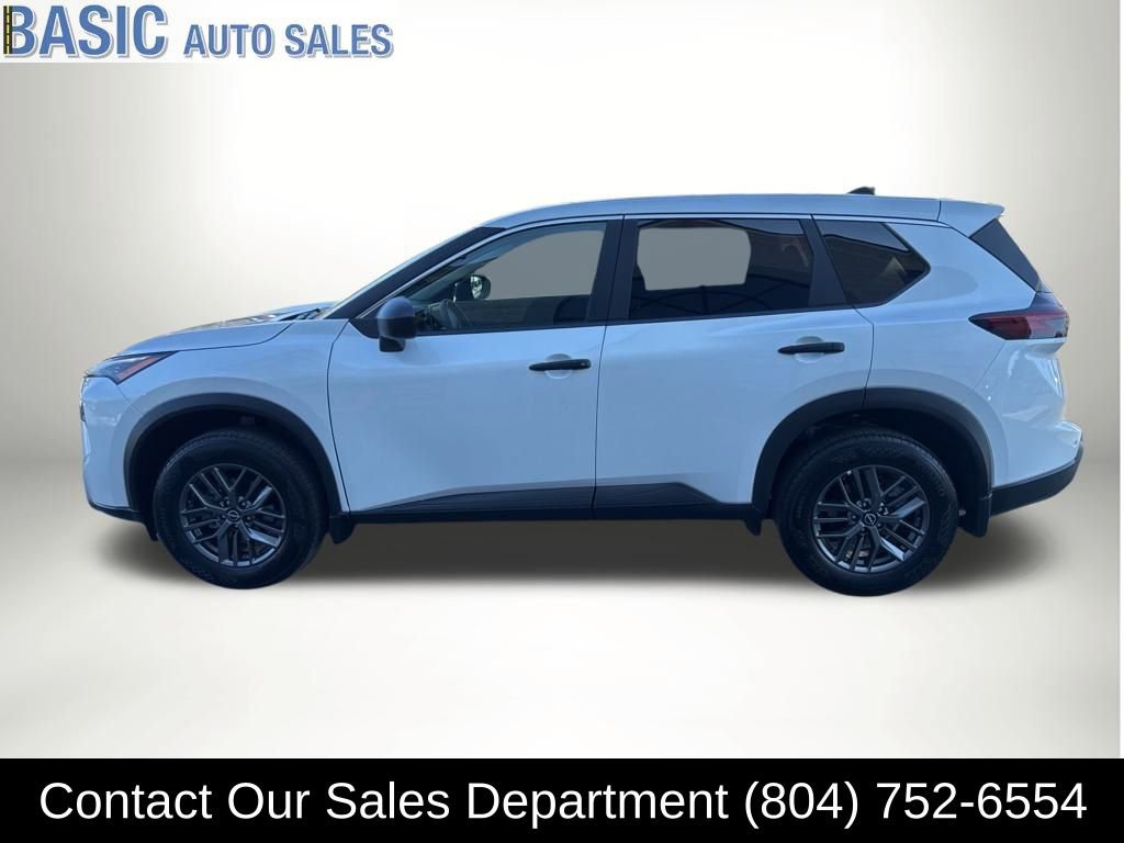 Used 2025 Nissan Rogue S image 1