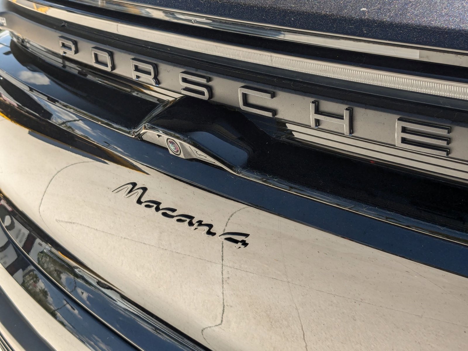 New 2024 Porsche Macan 4 Electric image 12