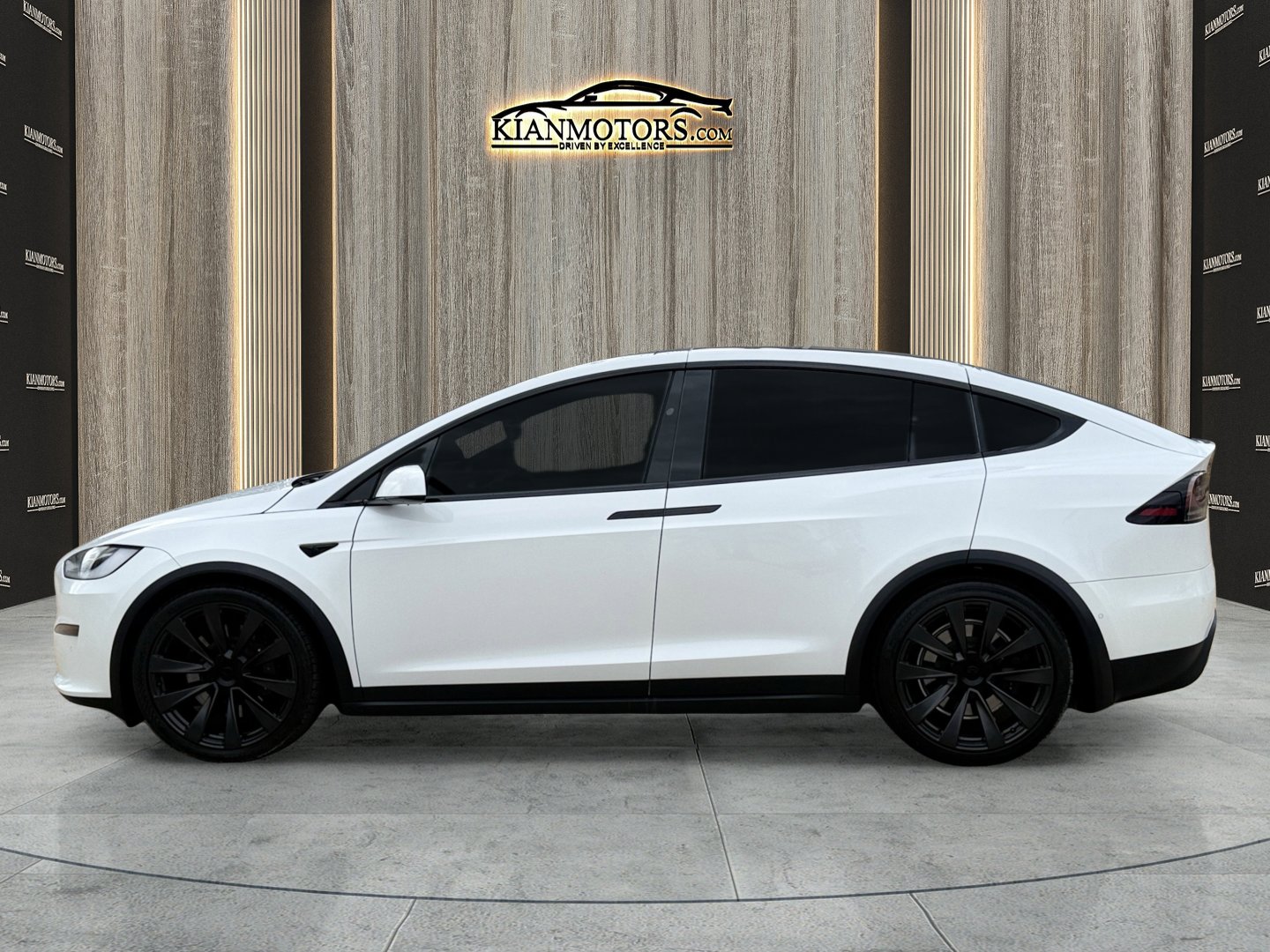 Used 2023 Tesla Model X Plaid image 7