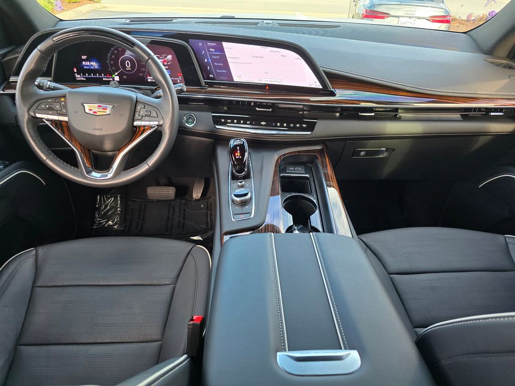 Used 2023 Cadillac Escalade Premium Luxury image 31