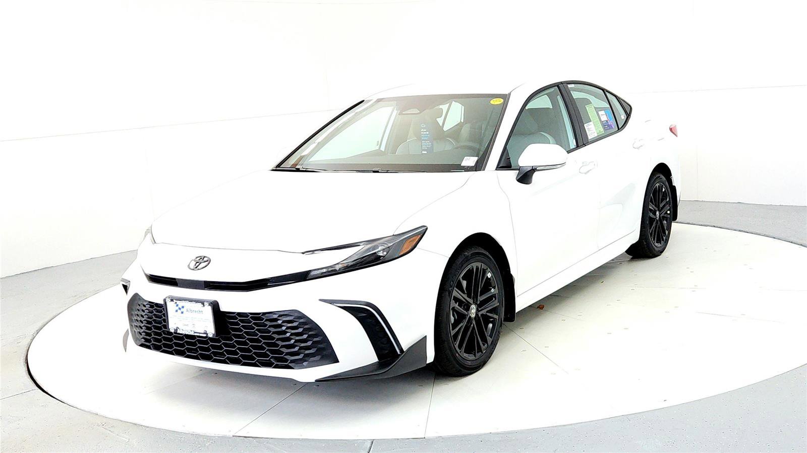 New 2026 Toyota Camry SE AWD/4WD image 2
