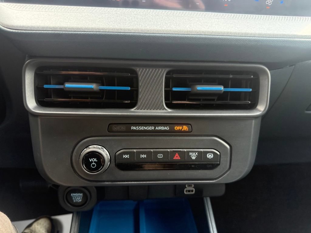 Used 2025 Ford Maverick XLT w/ Equipment Group 302A AWD/4WD image 29