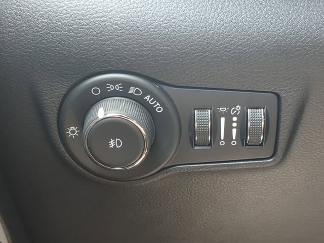 Used 2025 Jeep Compass Limited AWD/4WD image 29