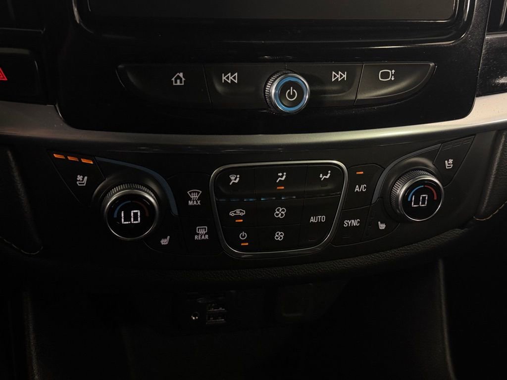 Used 2020 Chevrolet Traverse Premier w/ Redline Edition FWD image 19