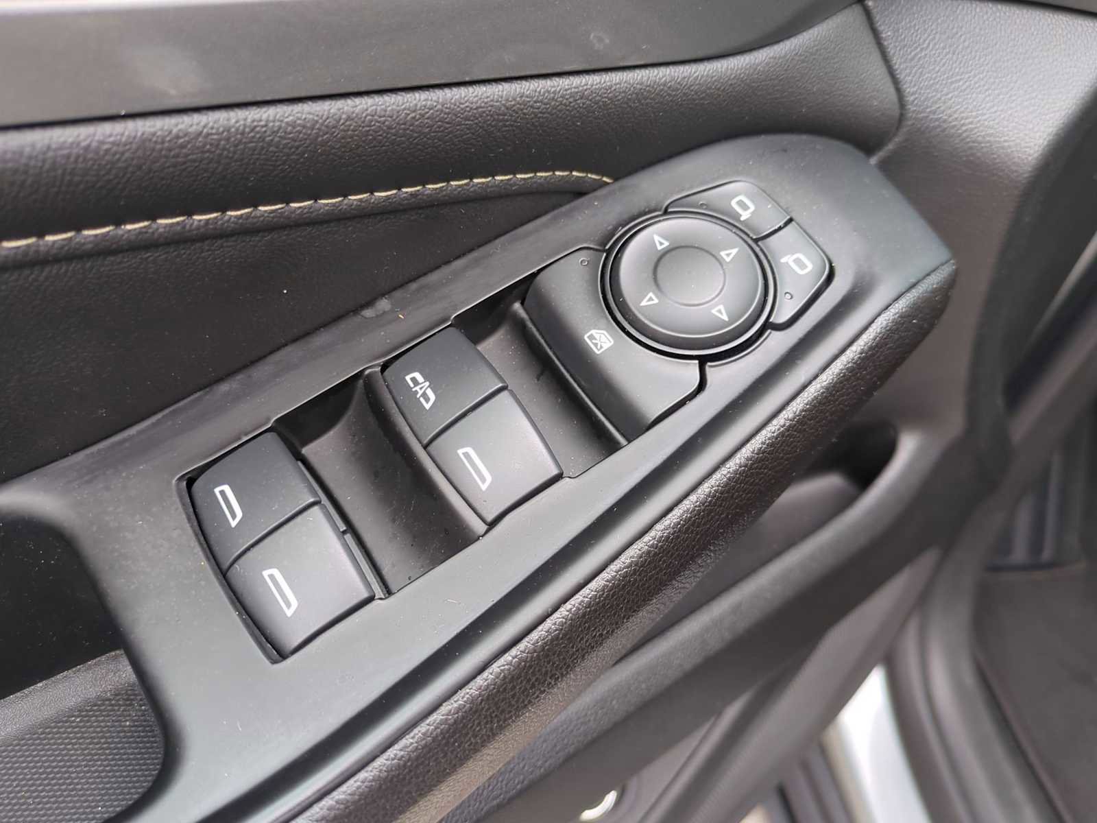 Used 2024 Chevrolet Traverse LT image 23