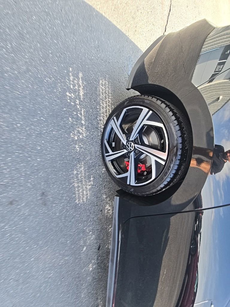 Used 2024 Volkswagen GTI SE image 9