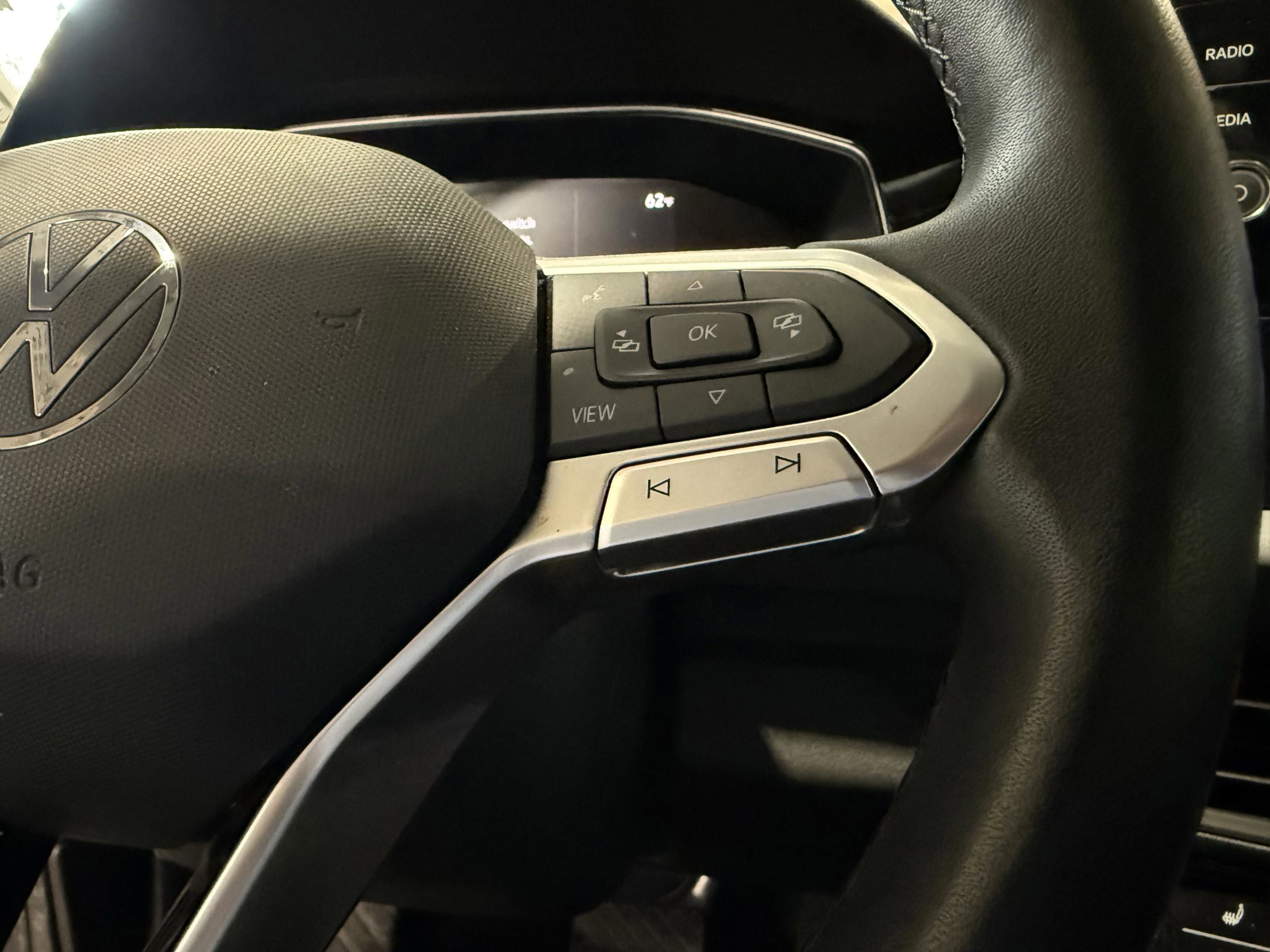 Used 2025 Volkswagen Jetta SE image 13