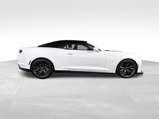 Used 2022 Chevrolet Camaro ZL1 RWD image 17