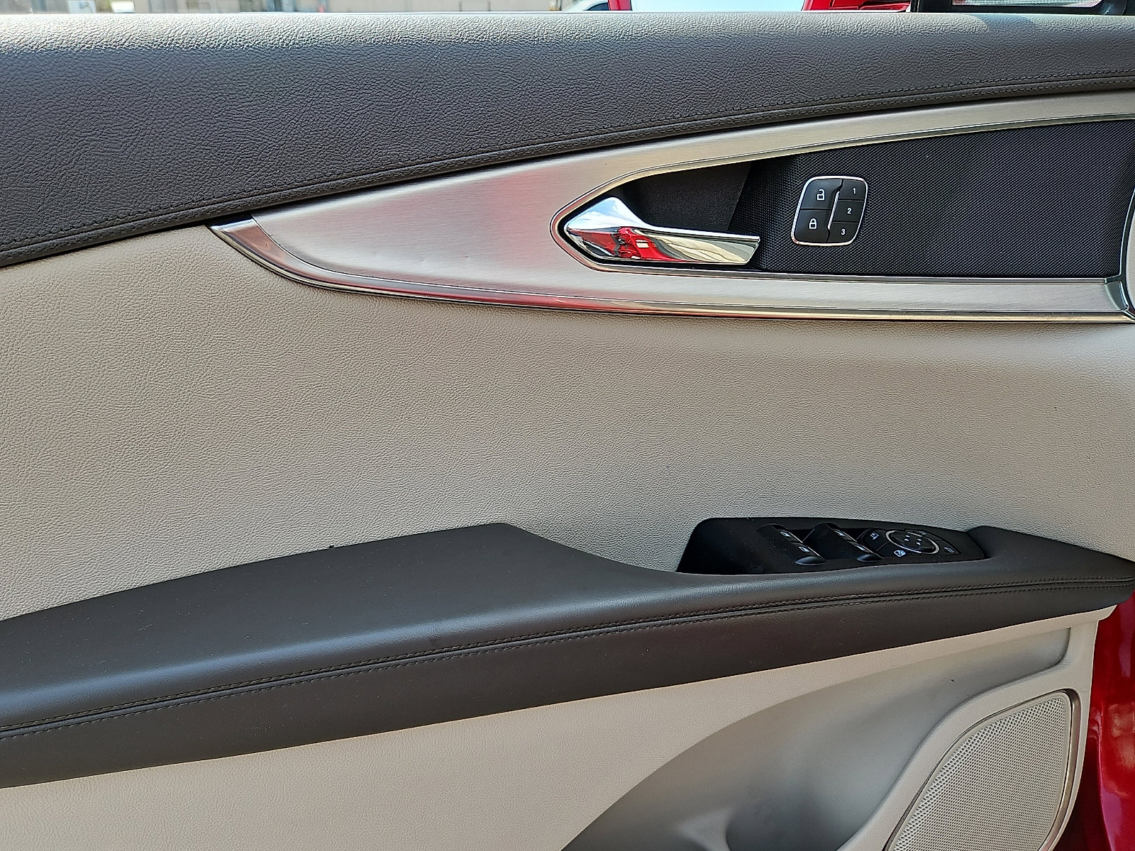 Used 2020 Lincoln Nautilus FWD w/ Equipment Group 101A image 12