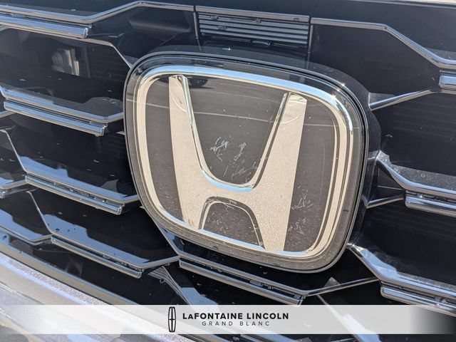 Used 2025 Honda Pilot Touring image 9