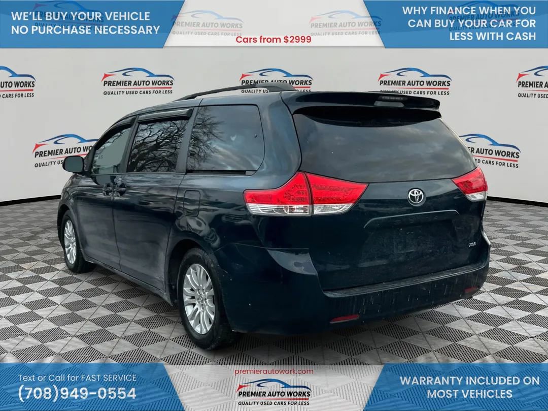 Used 2012 Toyota Sienna XLE image 7