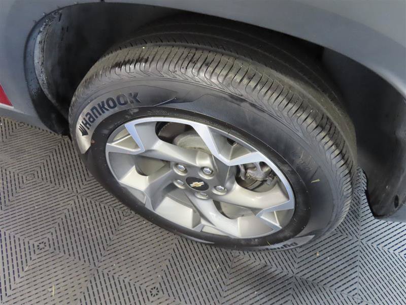 Used 2025 Chevrolet Trax LT w/ LT Convenience Package FWD image 7