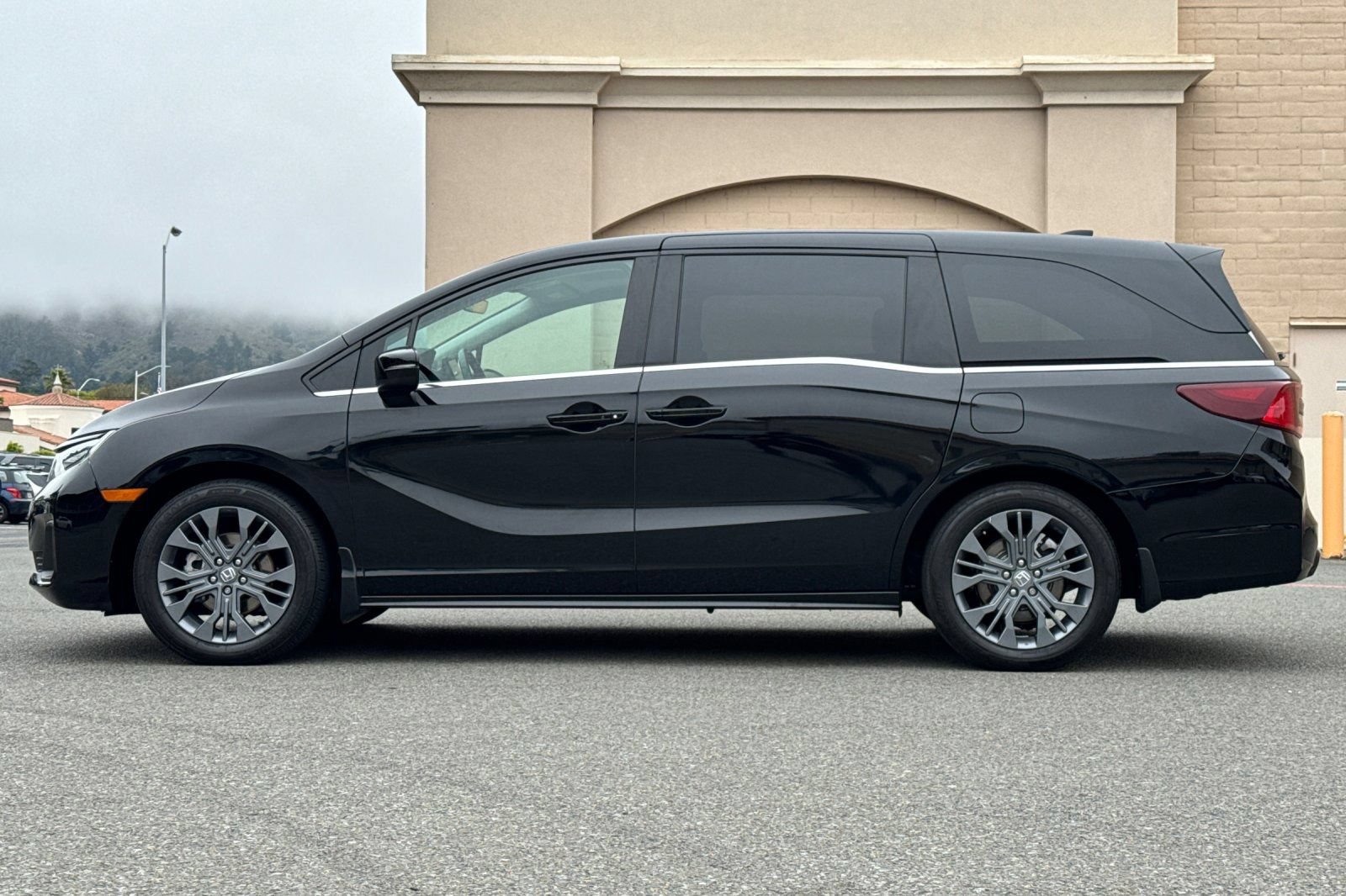 Used 2025 Honda Odyssey Touring image 8