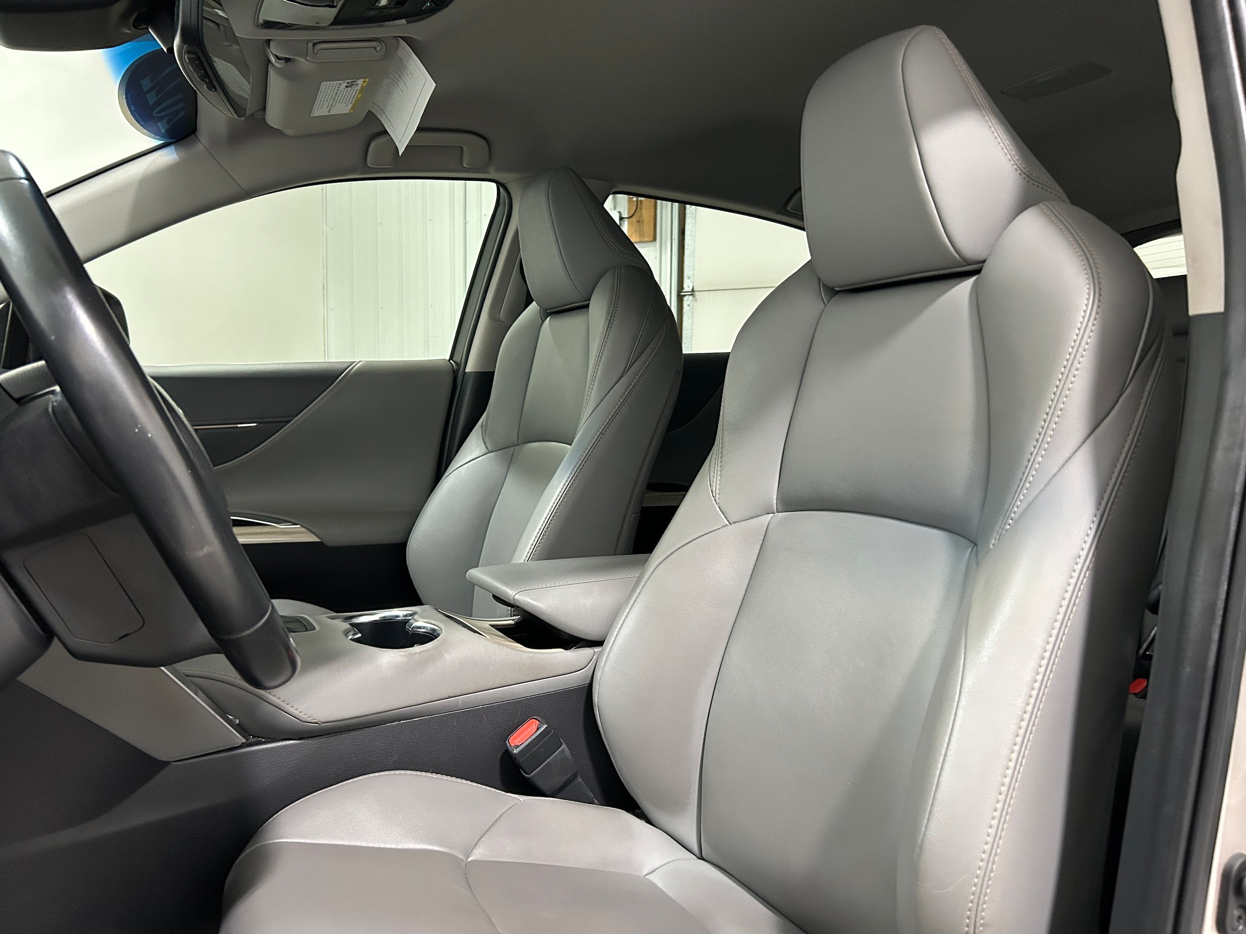 Used 2022 Toyota Venza XLE AWD/4WD image 25