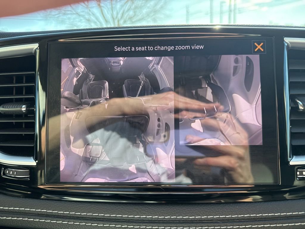 Used 2022 Chrysler Pacifica Limited w/ Uconnect Theater Family Group image 54