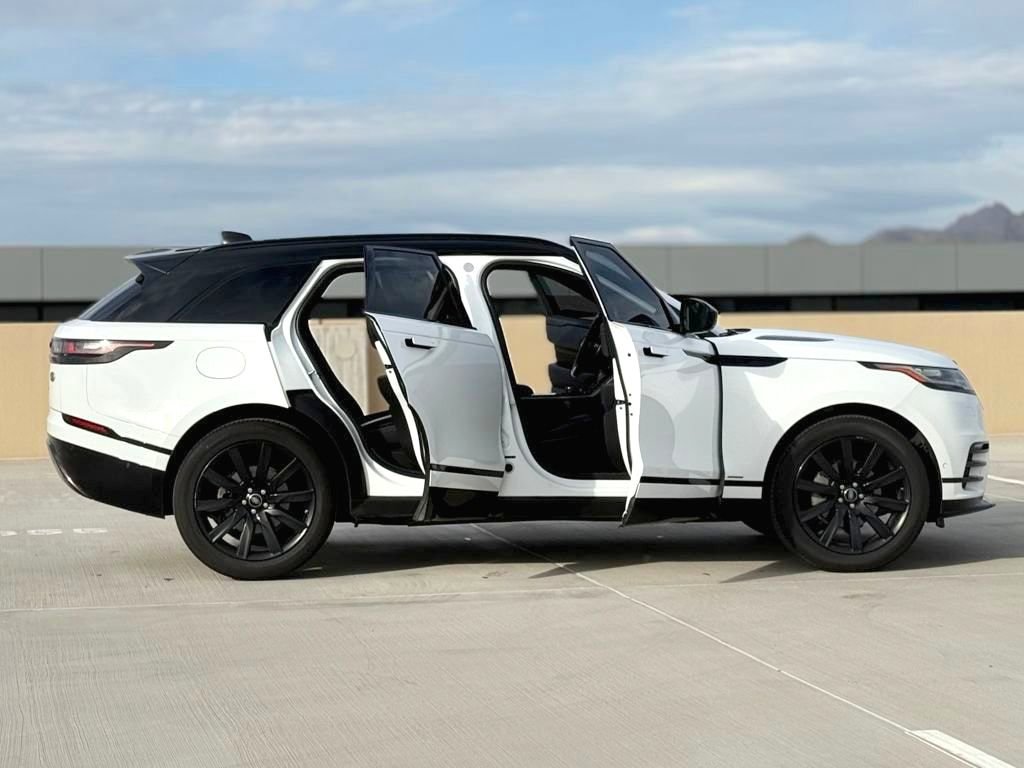 Used 2018 Land Rover Range Rover Velar R-Dynamic SE AWD/4WD image 15