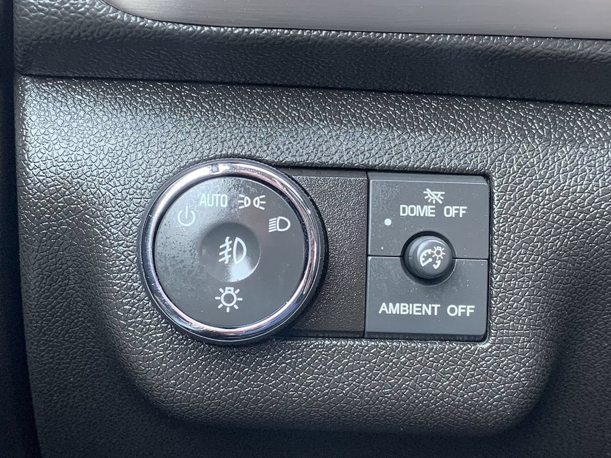 Used 2015 GMC Acadia Denali FWD image 17