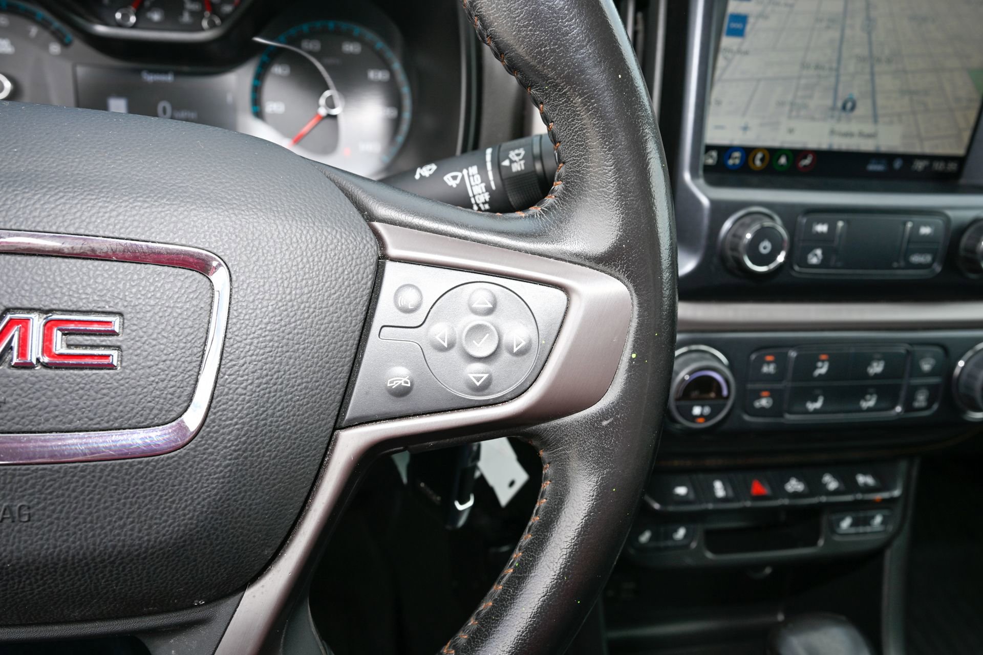 Used 2022 GMC Canyon AT4 image 27