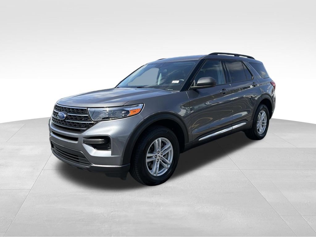 Used 2023 Ford Explorer XLT AWD/4WD image 7