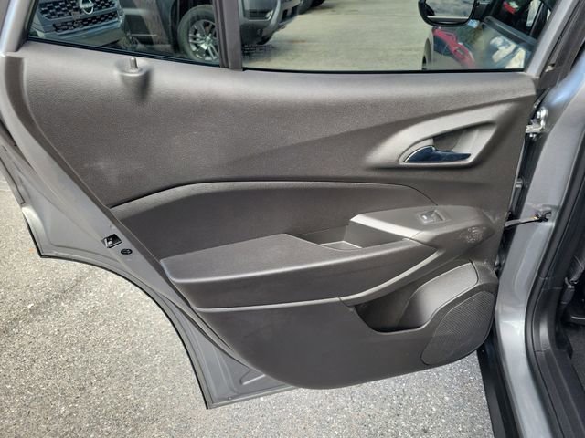 Used 2025 Chevrolet Trax RS w/ Driver Confidence Package image 28