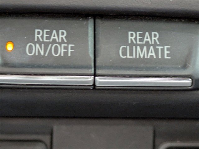 Used 2021 GMC Yukon AT4 w/ AT4 Premium Plus Package image 30