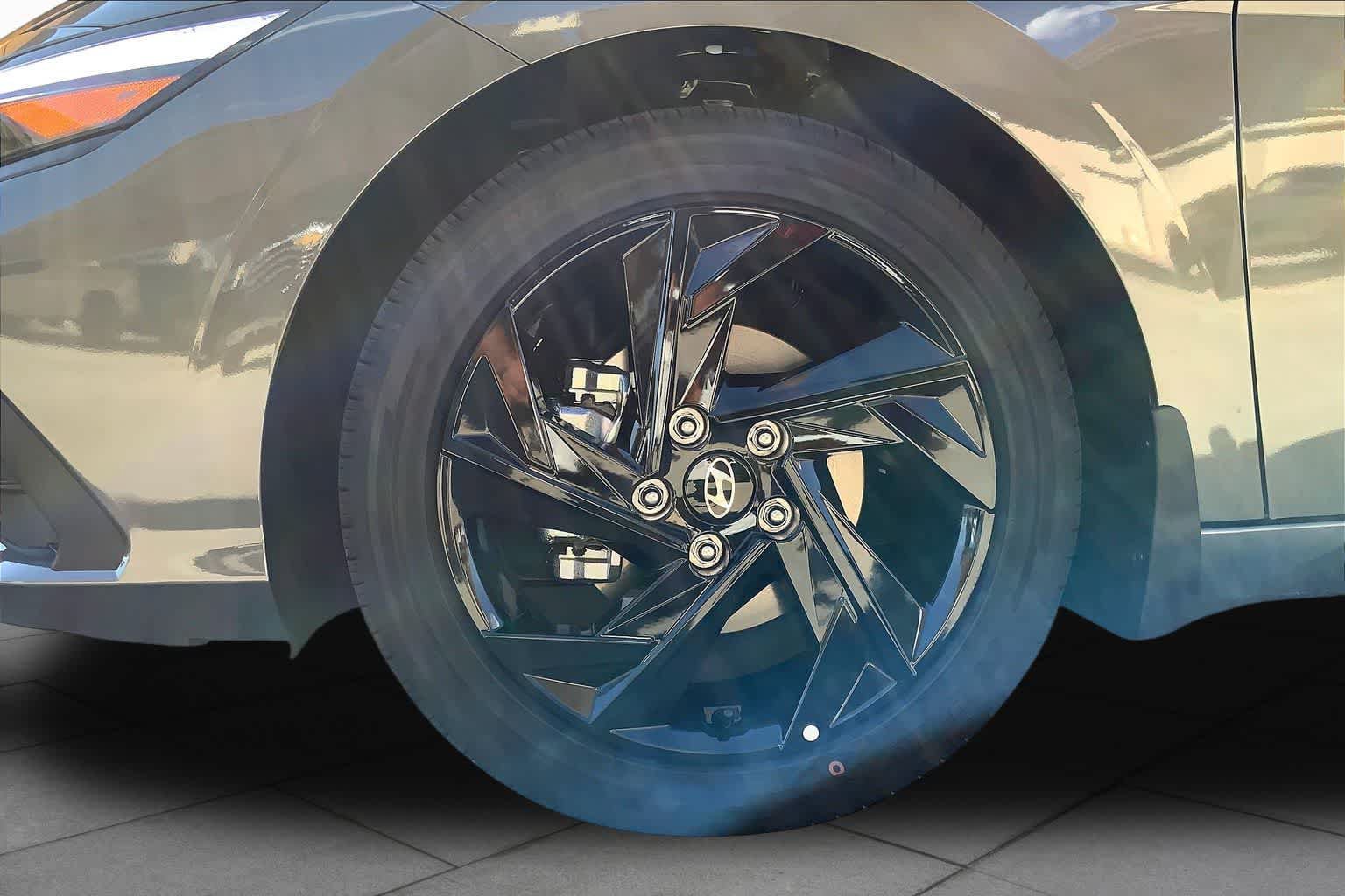 New 2026 Hyundai Elantra SEL Sport FWD image 10