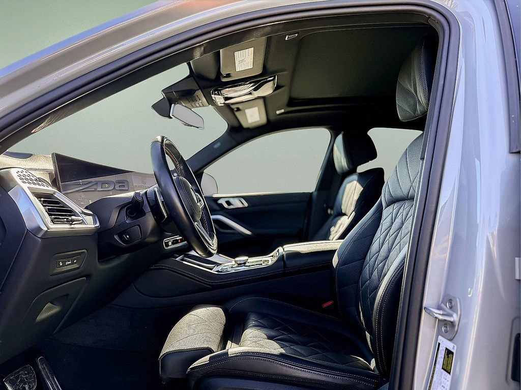 Used 2025 BMW X6 M60i image 10