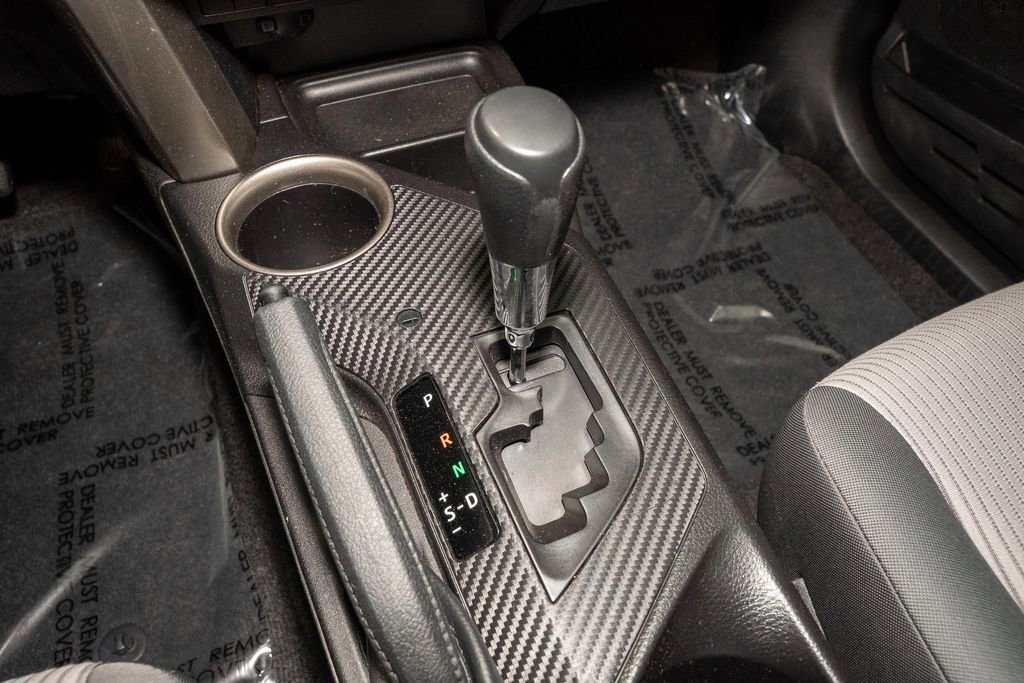 Used 2015 Toyota RAV4 LE image 14