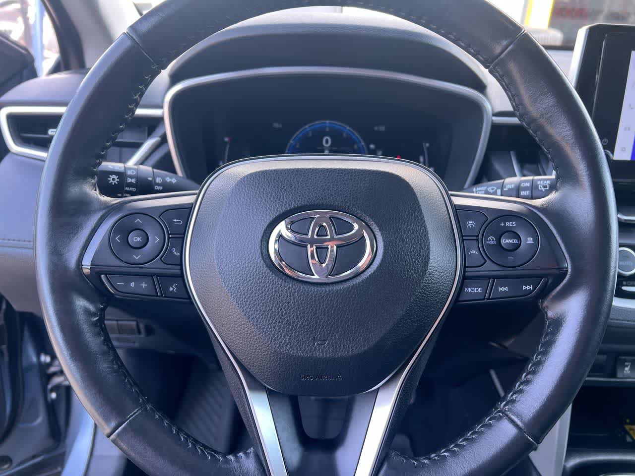 Used 2023 Toyota Corolla Cross XLE AWD/4WD image 14