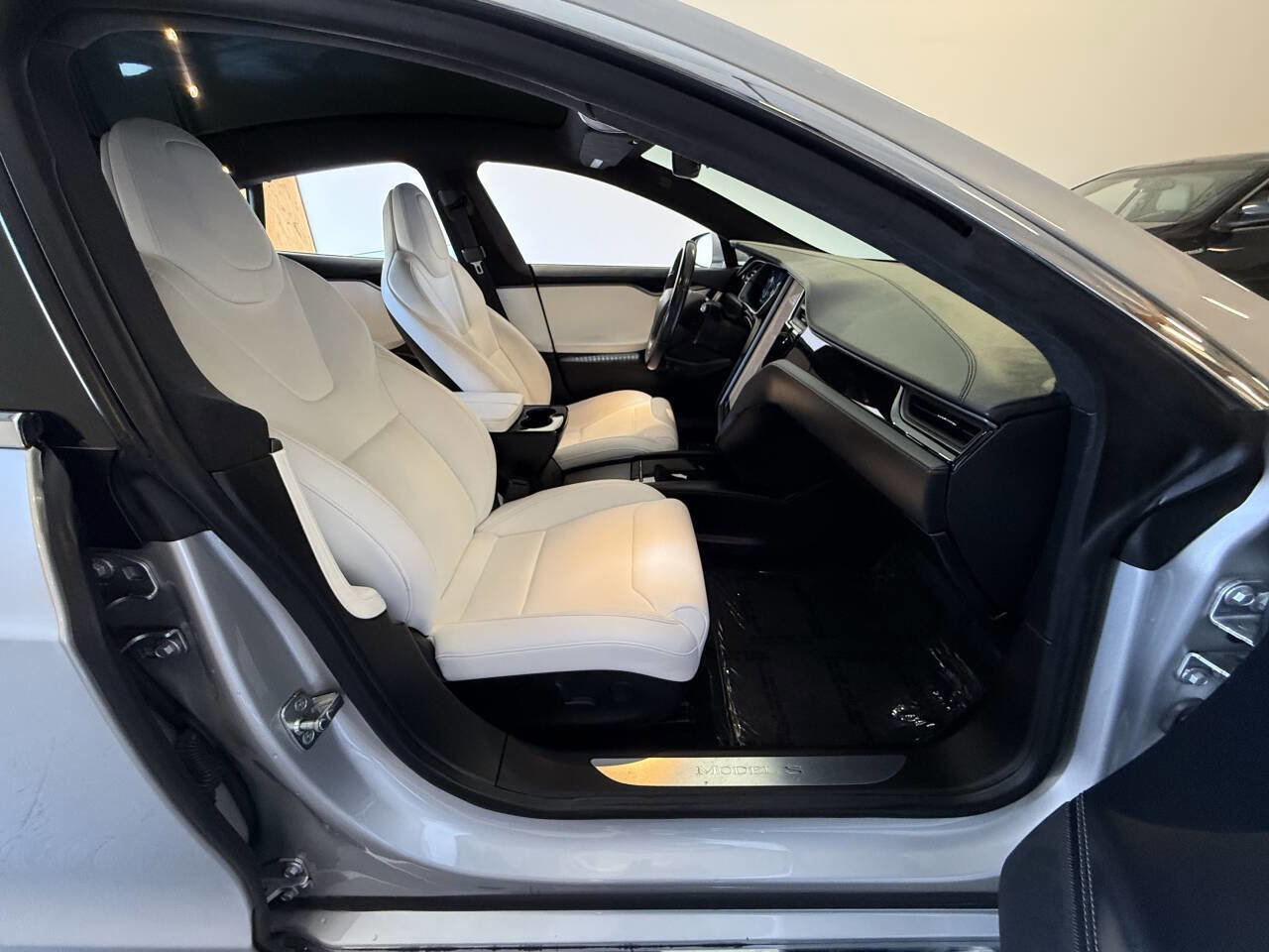 Used 2018 Tesla Model S 75D AWD/4WD image 30