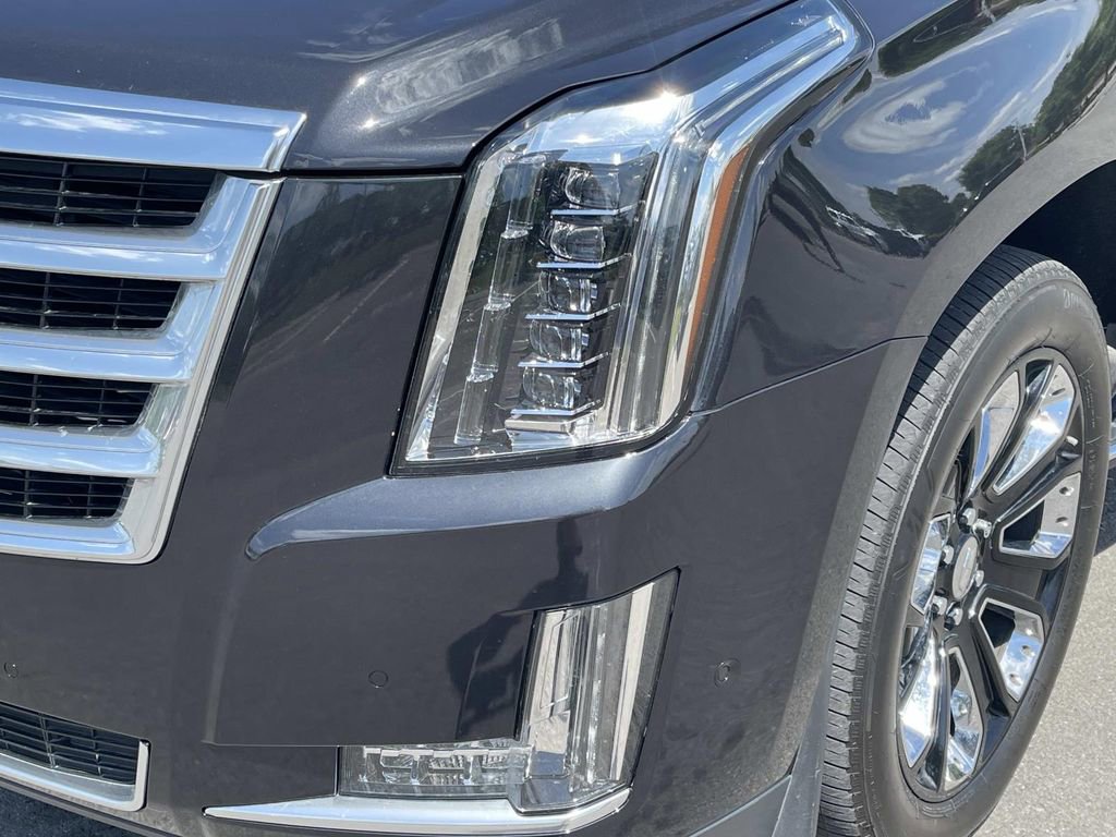 Used 2019 Cadillac Escalade ESV Luxury AWD/4WD image 9