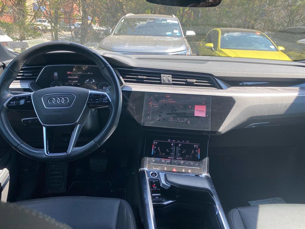 Used 2023 Audi e-tron Premium Plus w/ Premium Plus Package AWD/4WD image 8