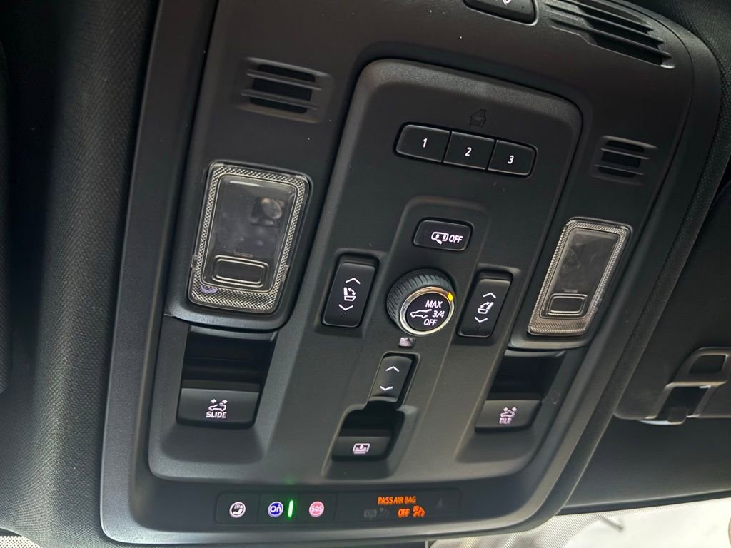 Used 2023 GMC Yukon XL Denali Ultimate image 32