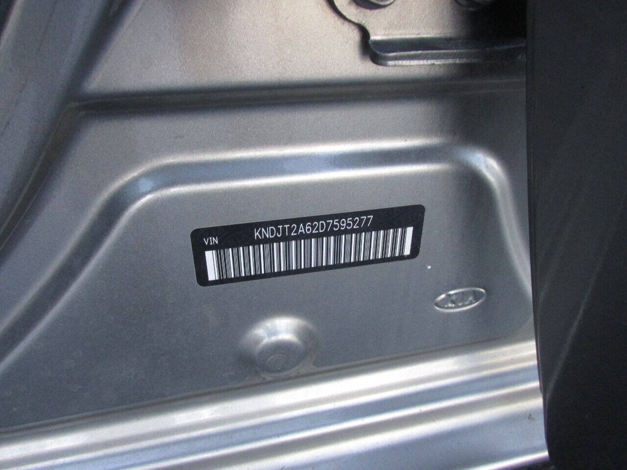 Used 2013 Kia Soul + w/ Audio Pkg FWD image 42