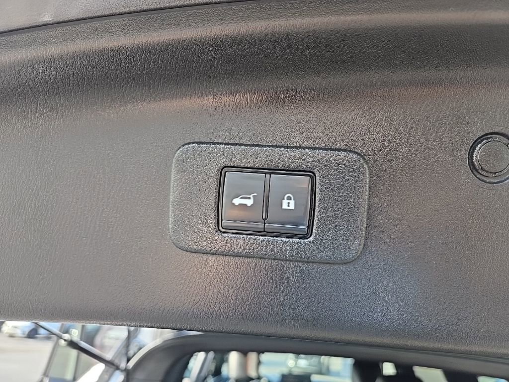 Used 2023 Nissan Armada SL w/ Midnight Edition Package image 17