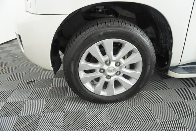 Used 2015 Toyota Sequoia Platinum RWD image 16