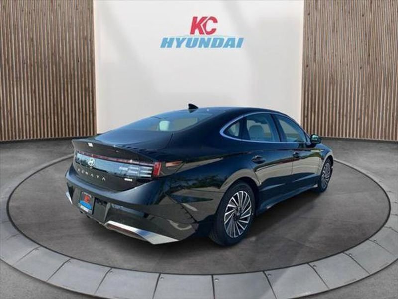 New 2025 Hyundai Sonata SEL image 5