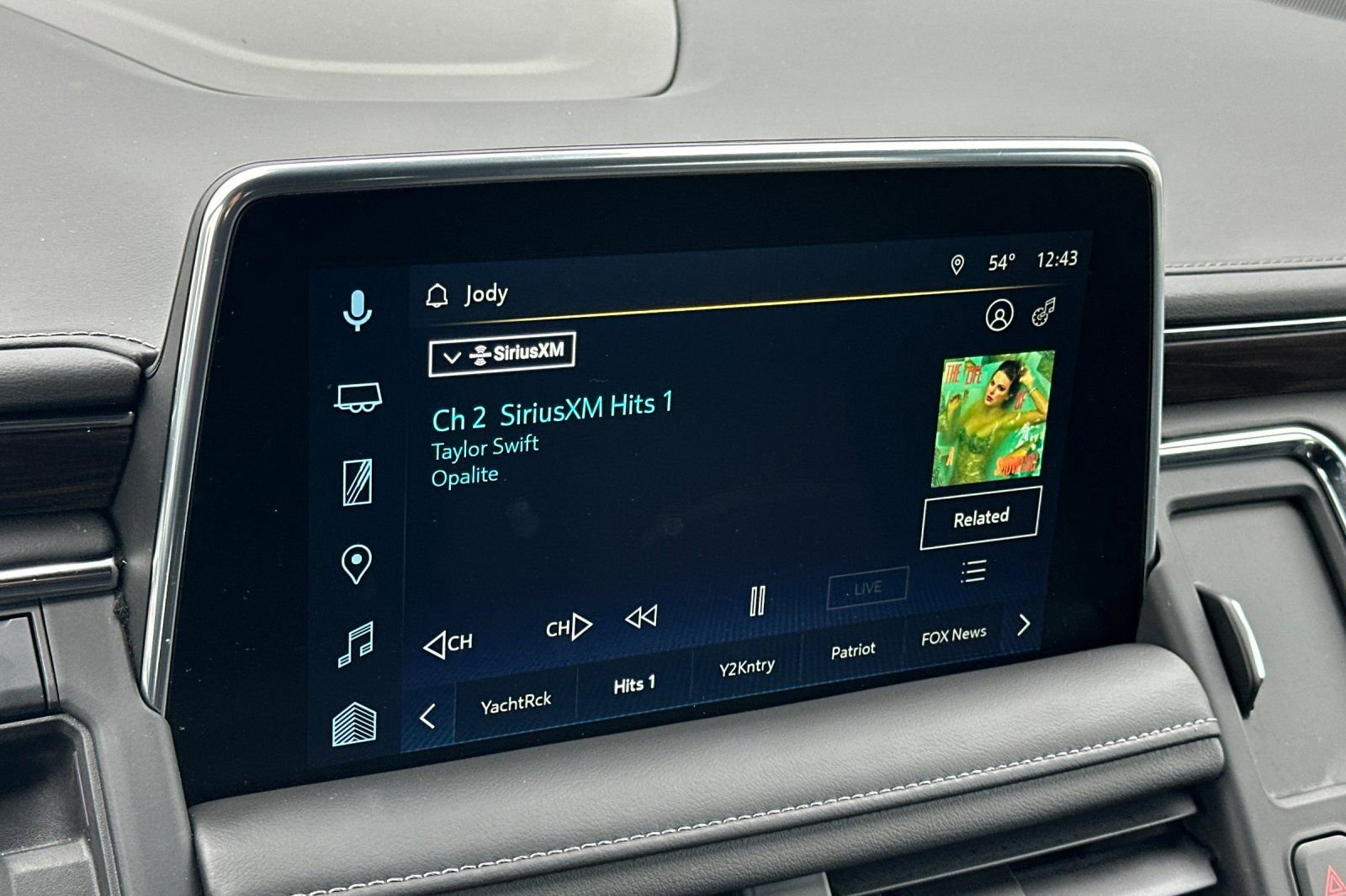 Used 2023 Chevrolet Tahoe Z71 w/ Z71 Off-Road Package image 18